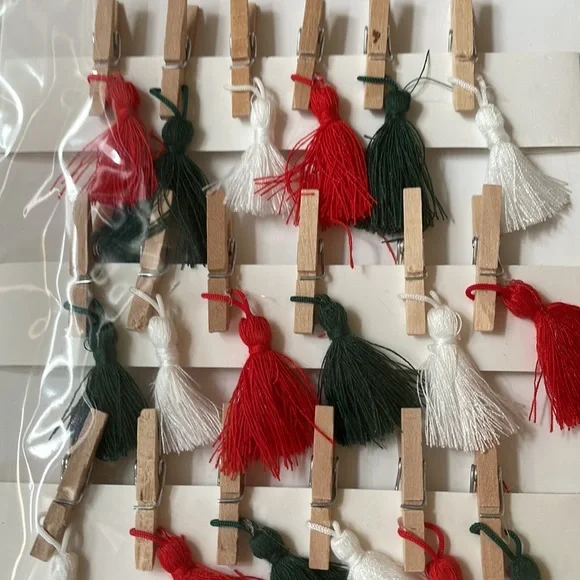 Holiday Card Clips and Ribbon New in Package - Picture 3 of 6